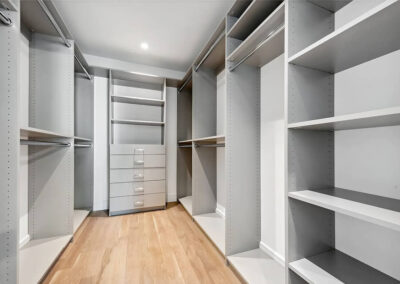 Walk in Closet Manhasset, NY